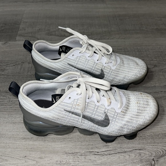 Nike Air Vapormax Flyknit 3 GS “White Silver” - Picture 3 of 7